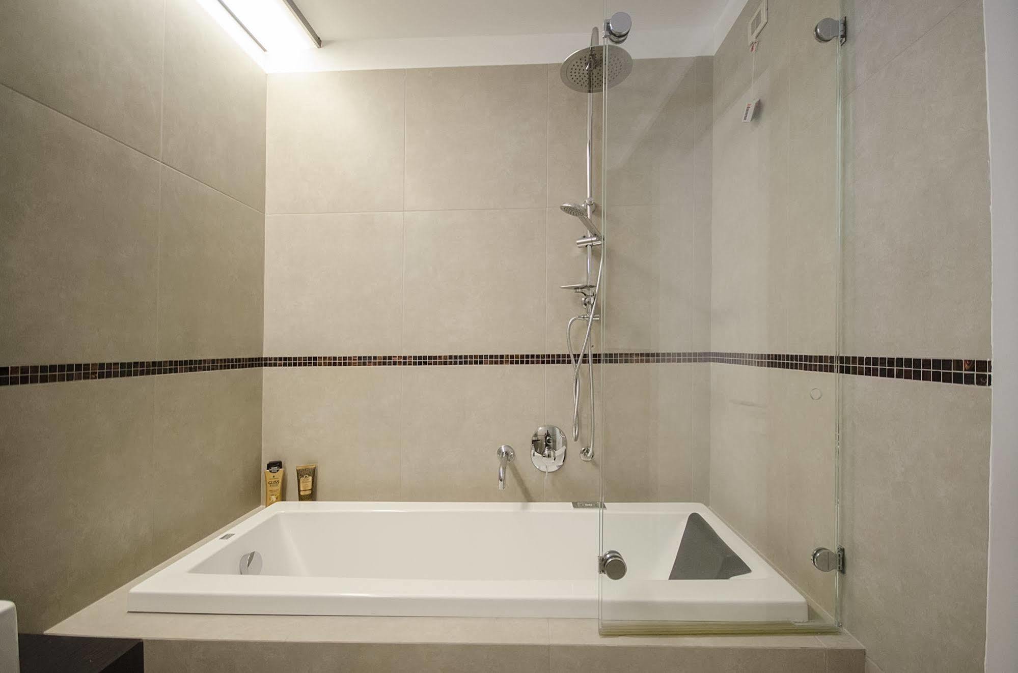 A14 Business Suite เซสโต ซานโจวันนี ภายนอก รูปภาพ
